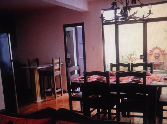 CITYMAX ANTIGUA VENDE CASA CON EXCELENTE UBICACIÓN EN PANORAMA - Image 2