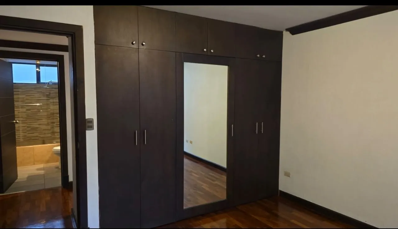 Lujoso Apartamento en Renta, La Villa zona 14, Guatemala - Miniatura 7