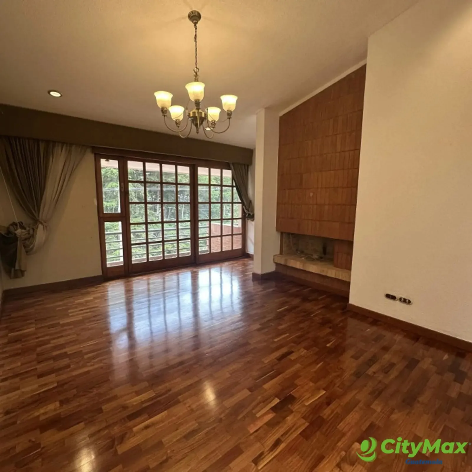 CASA EN VENTA Y/O RENTA - 4