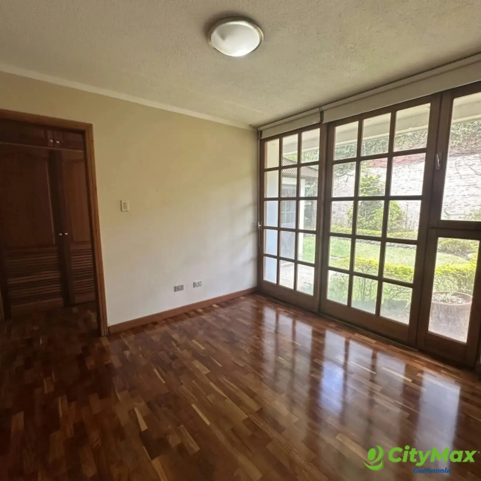 CASA EN VENTA Y/O RENTA - 11