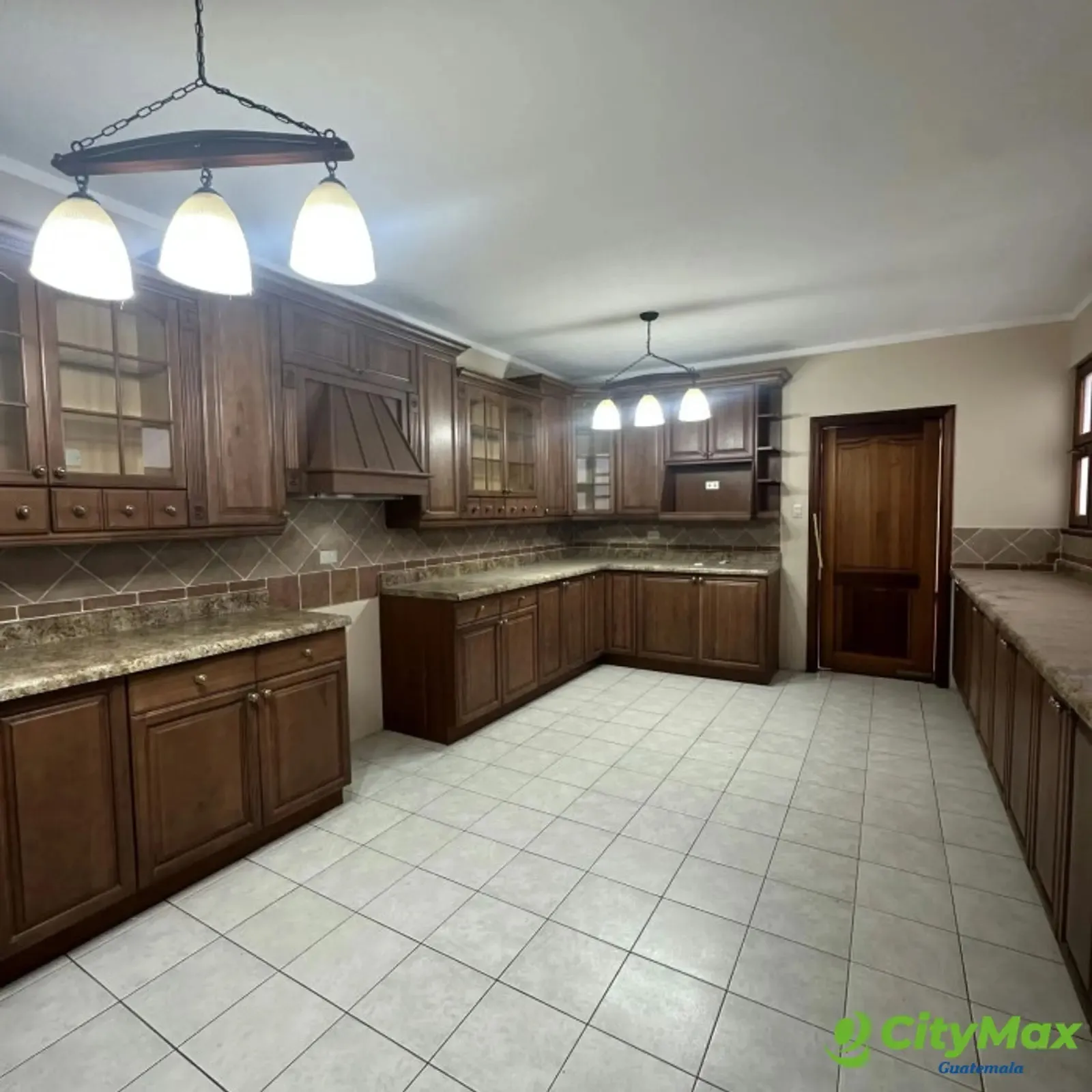 CASA EN VENTA Y/O RENTA - 16