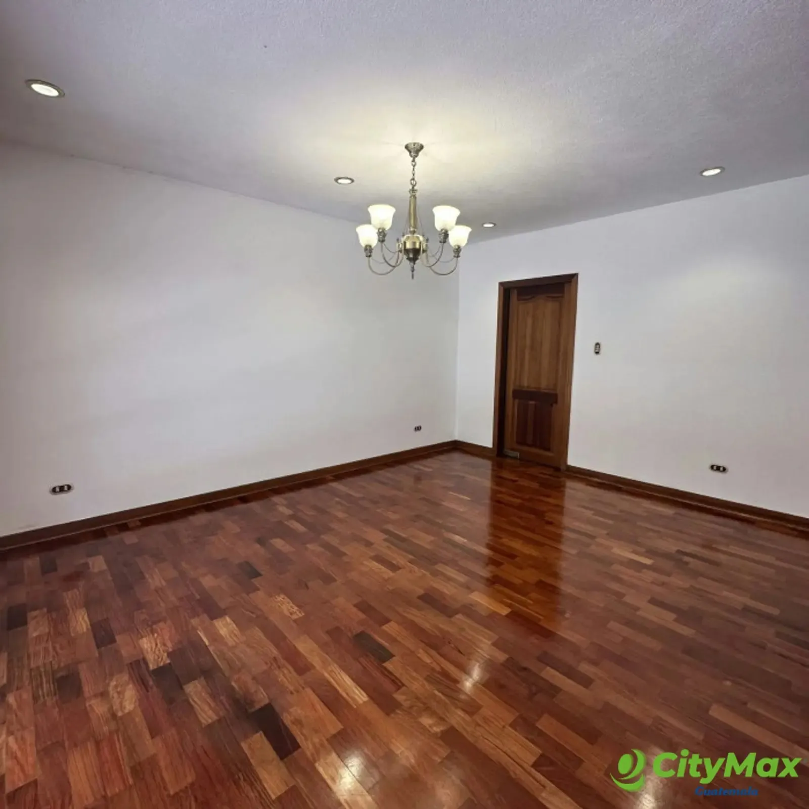 CASA EN VENTA Y/O RENTA - 9