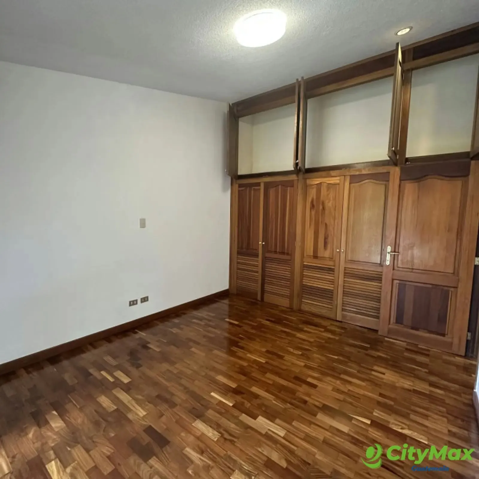 CASA EN VENTA Y/O RENTA - 10