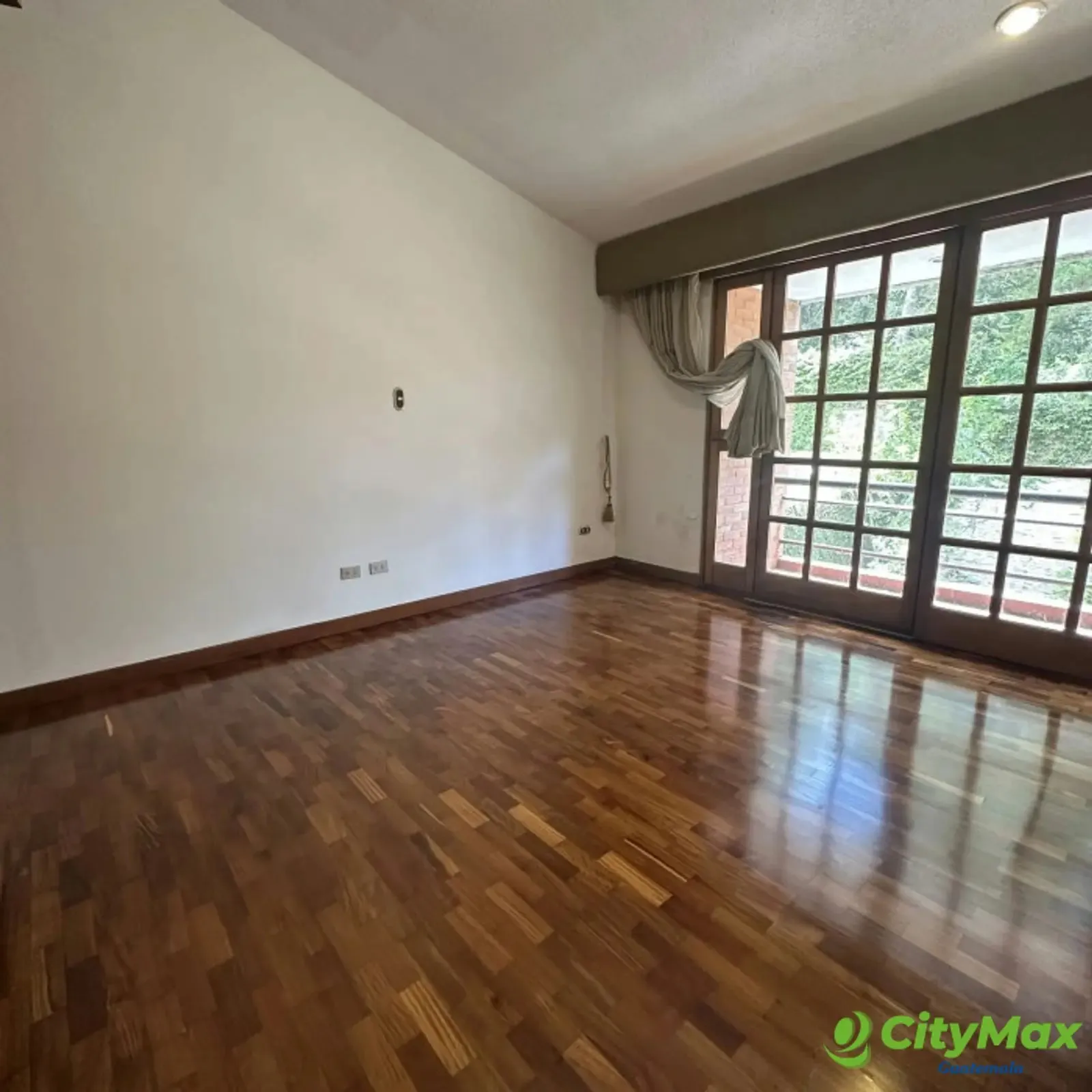 CASA EN VENTA Y/O RENTA - 6