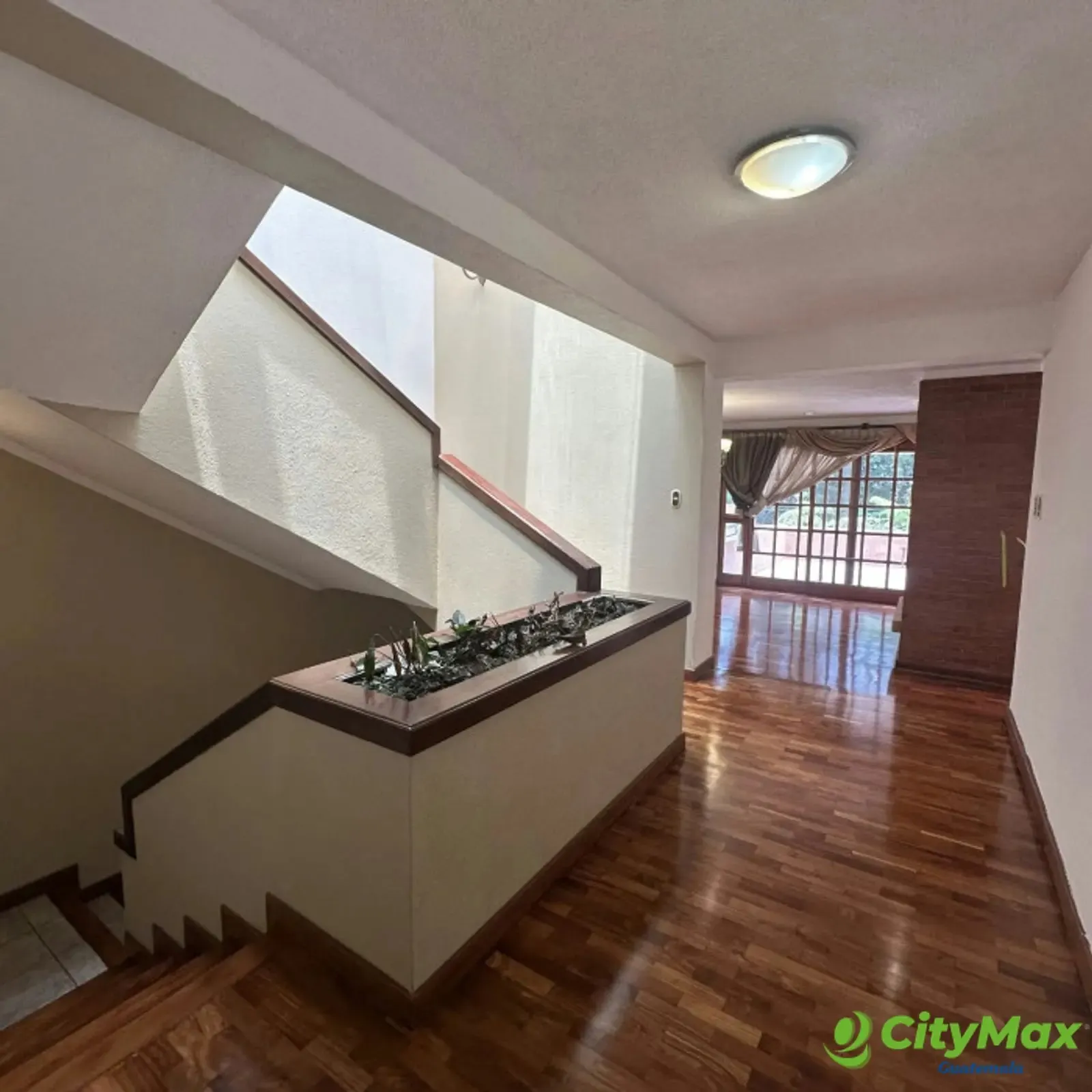 CASA EN VENTA Y/O RENTA - 15