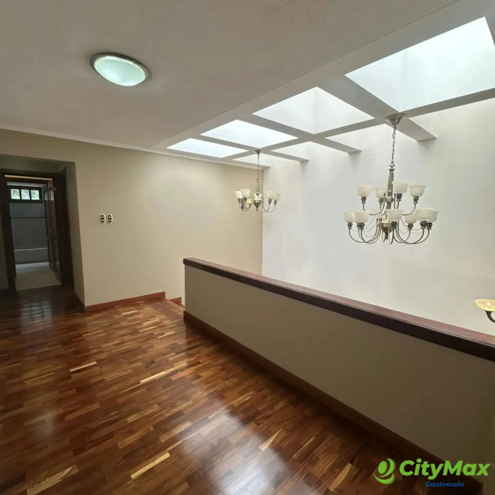 CASA EN VENTA Y/O RENTA - 13