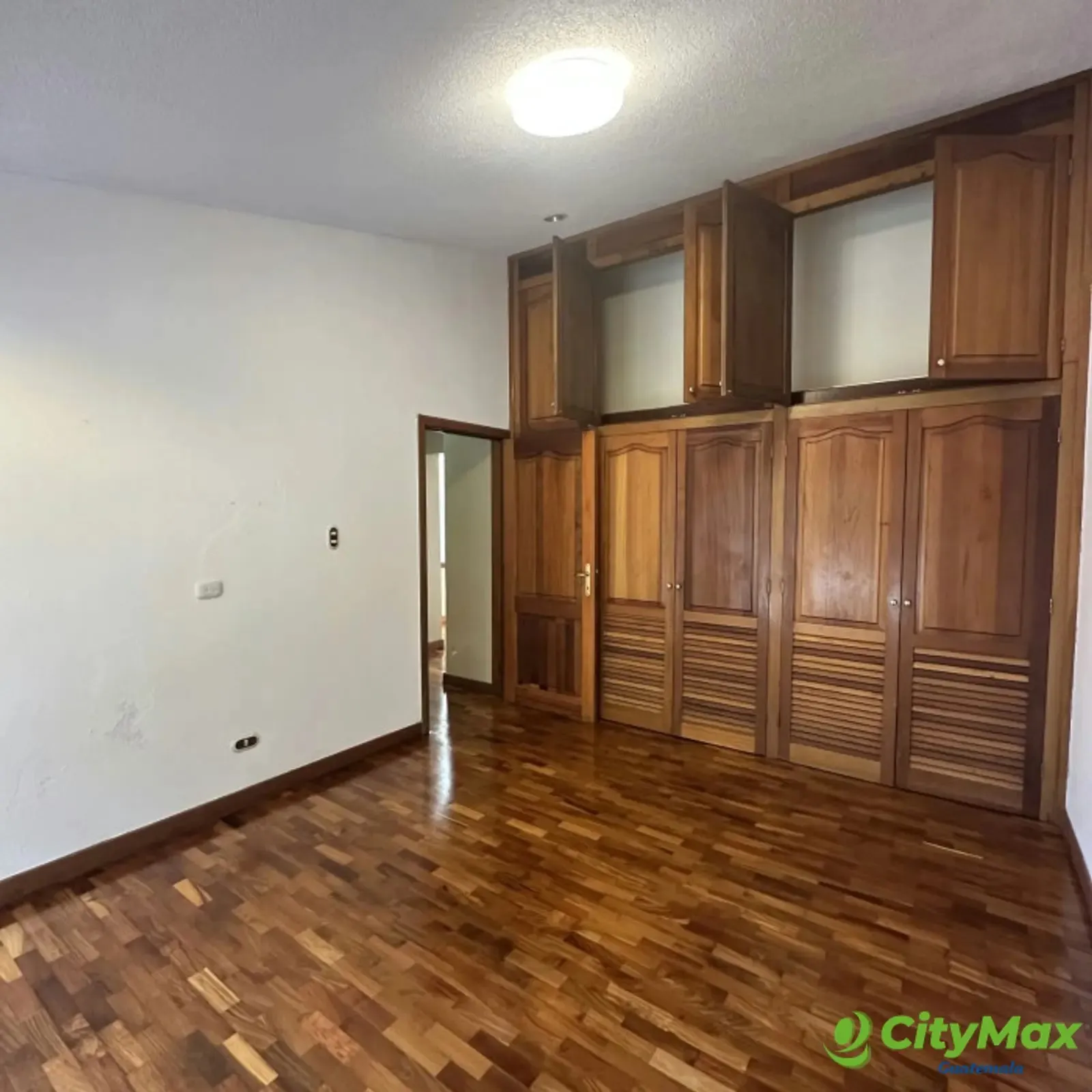 CASA EN VENTA Y/O RENTA - 8