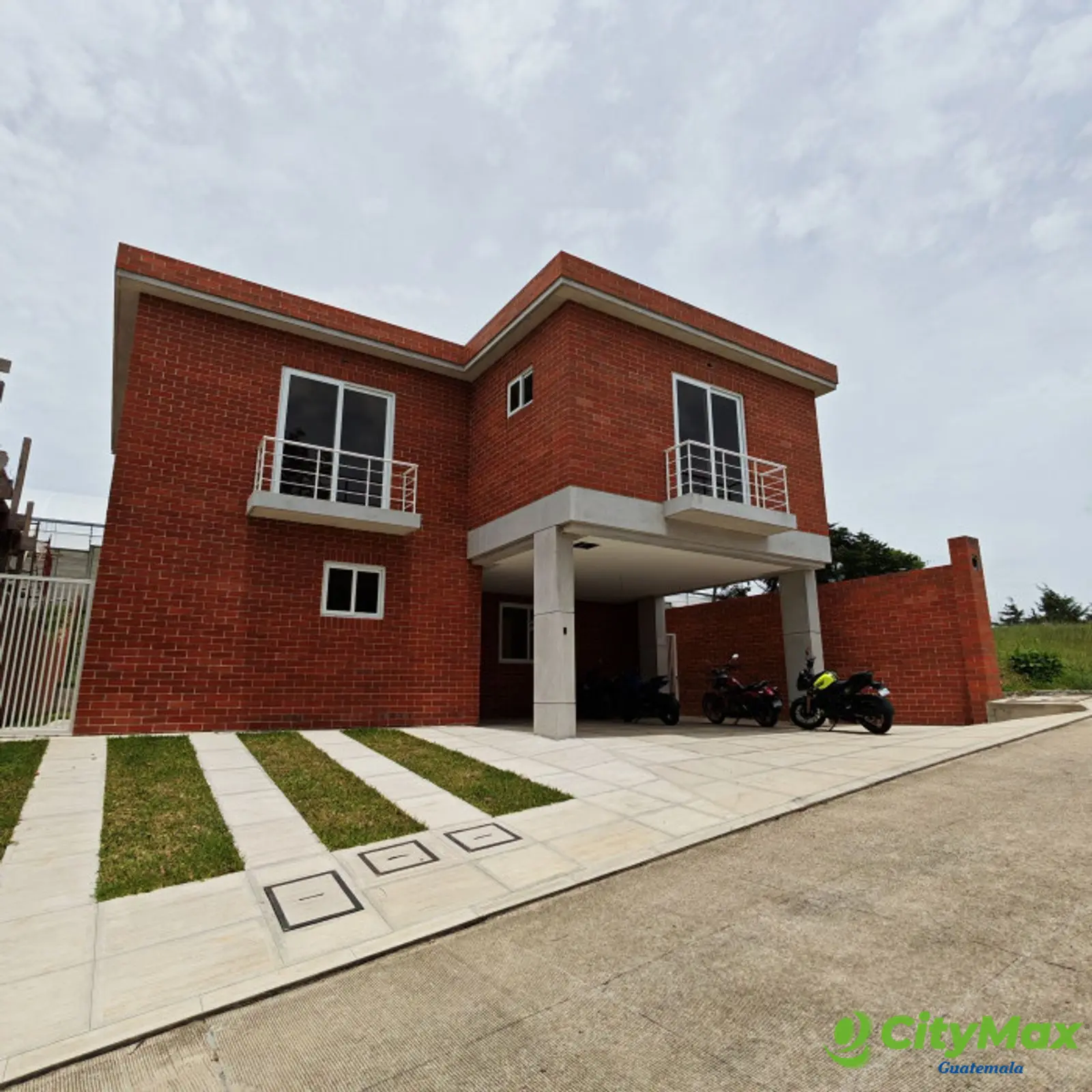 CASA EN VENTA CARRETERA A EL SALVADOR - 1