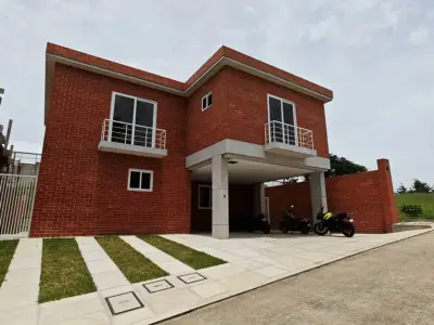 CASA EN VENTA CARRETERA A EL SALVADOR