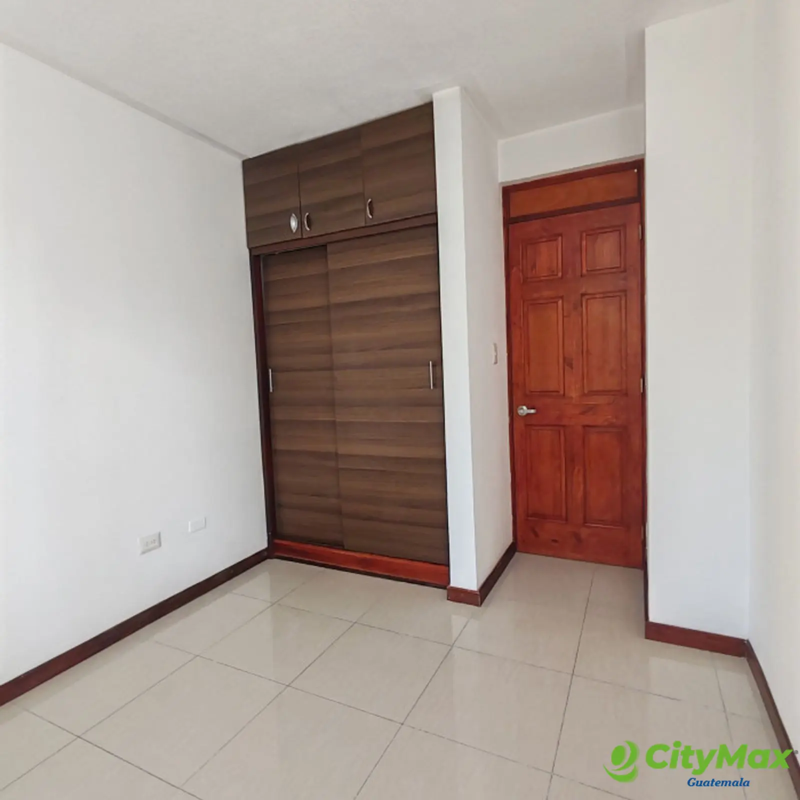 Casa en venta hacienda real zona 16 - Image 5