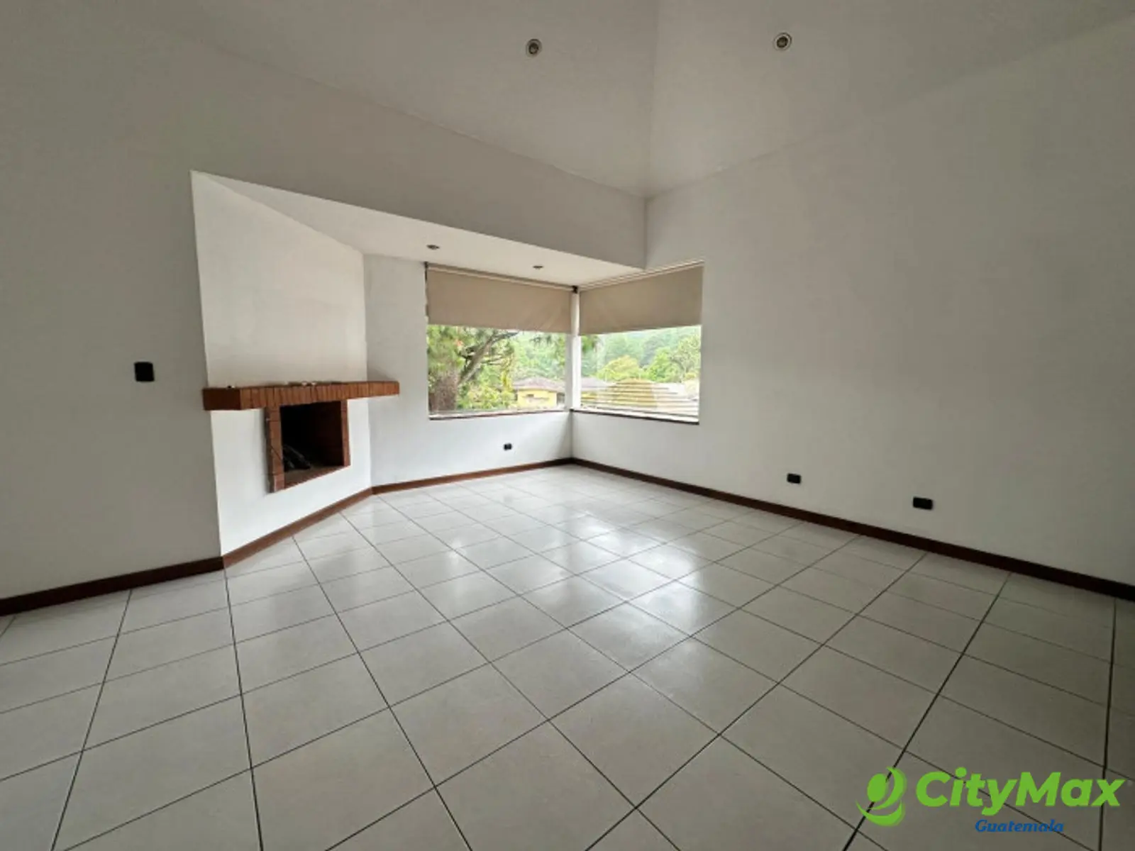 CASA EN VENTA ZONA 16 - 10