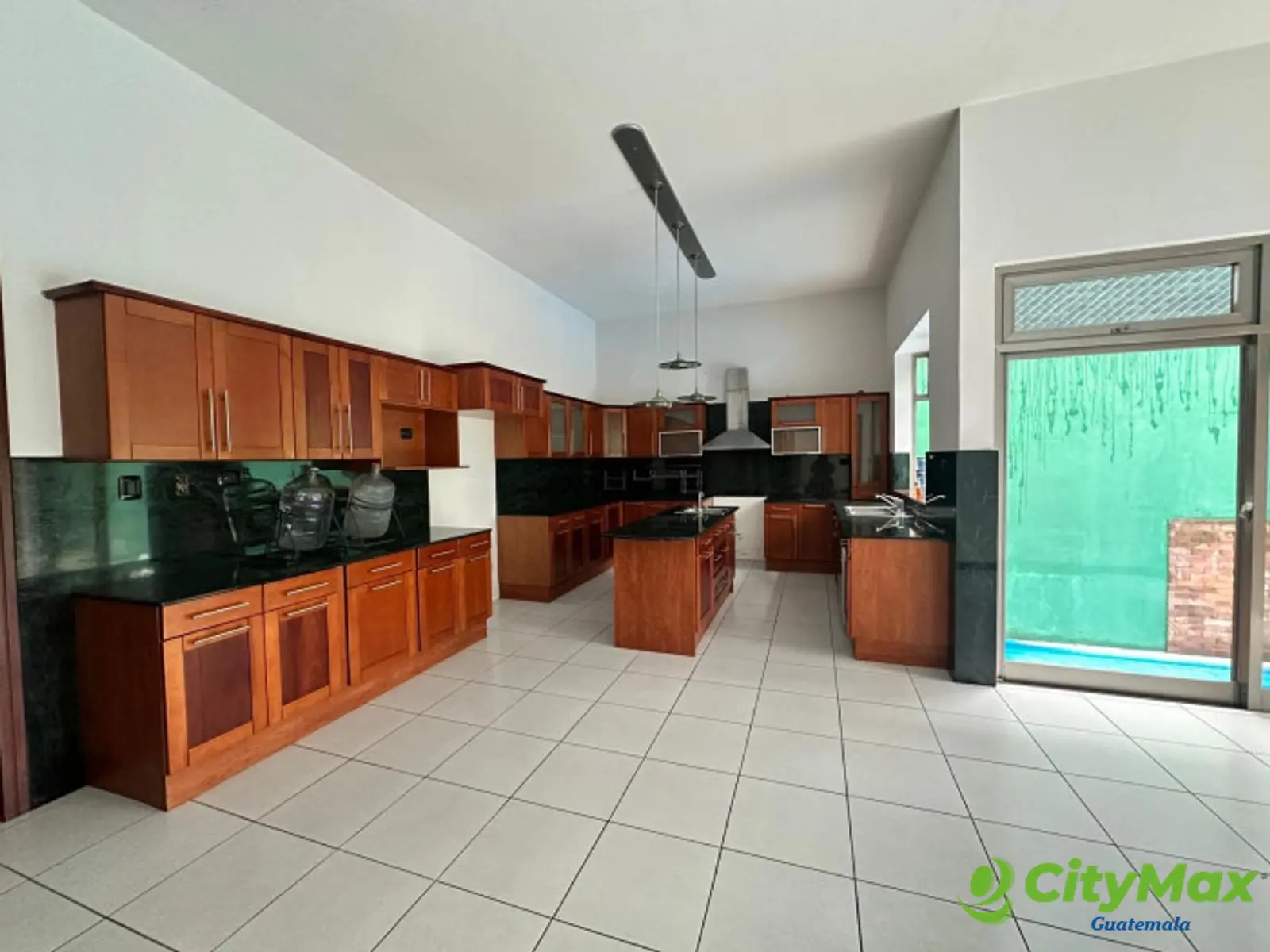 CASA EN VENTA ZONA 16 - 2