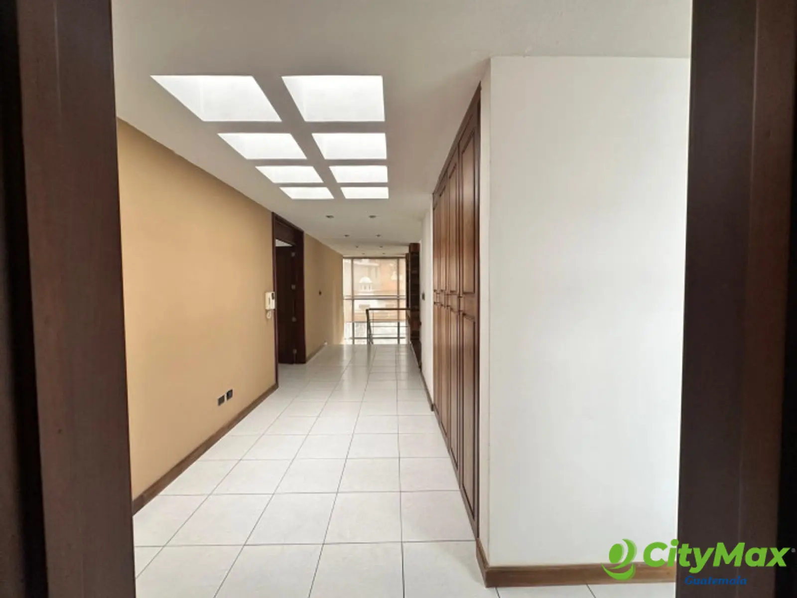 CASA EN VENTA ZONA 16 - 9