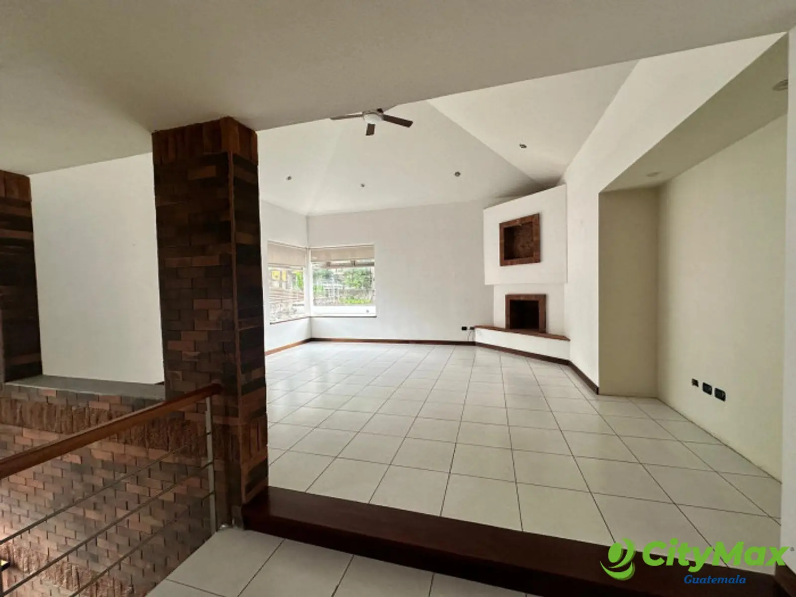 CASA EN VENTA ZONA 16 - 4