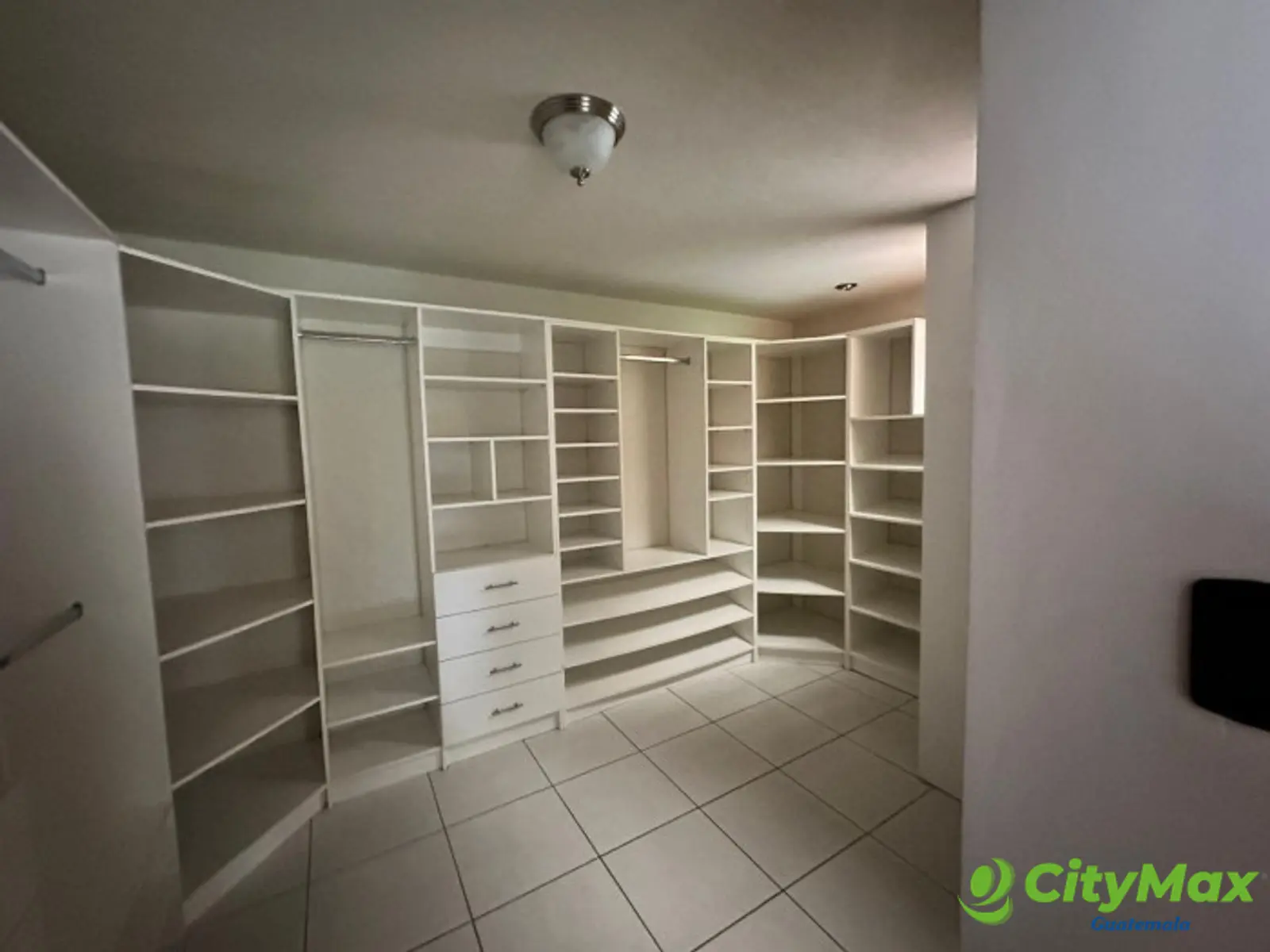 CASA EN VENTA ZONA 16 - 12