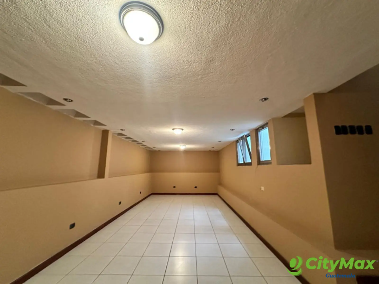 CASA EN VENTA ZONA 16 - 14