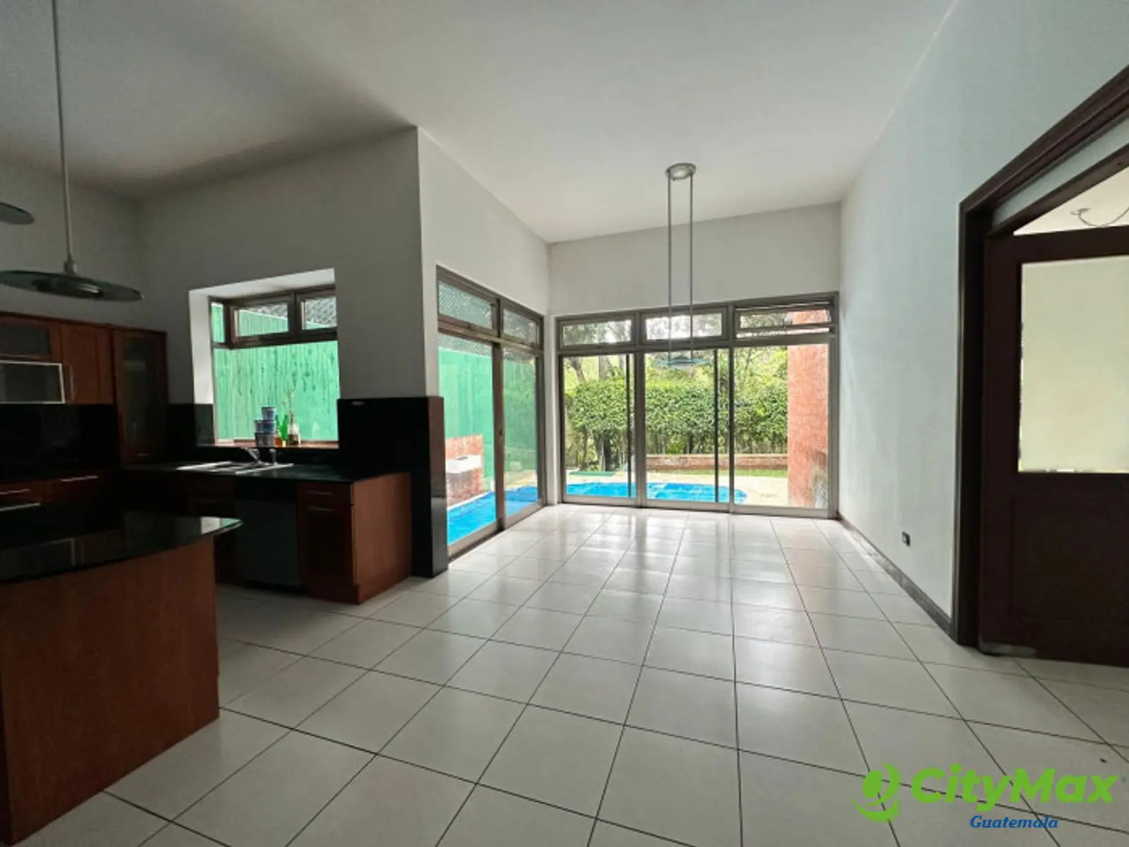 CASA EN VENTA ZONA 16 - 5