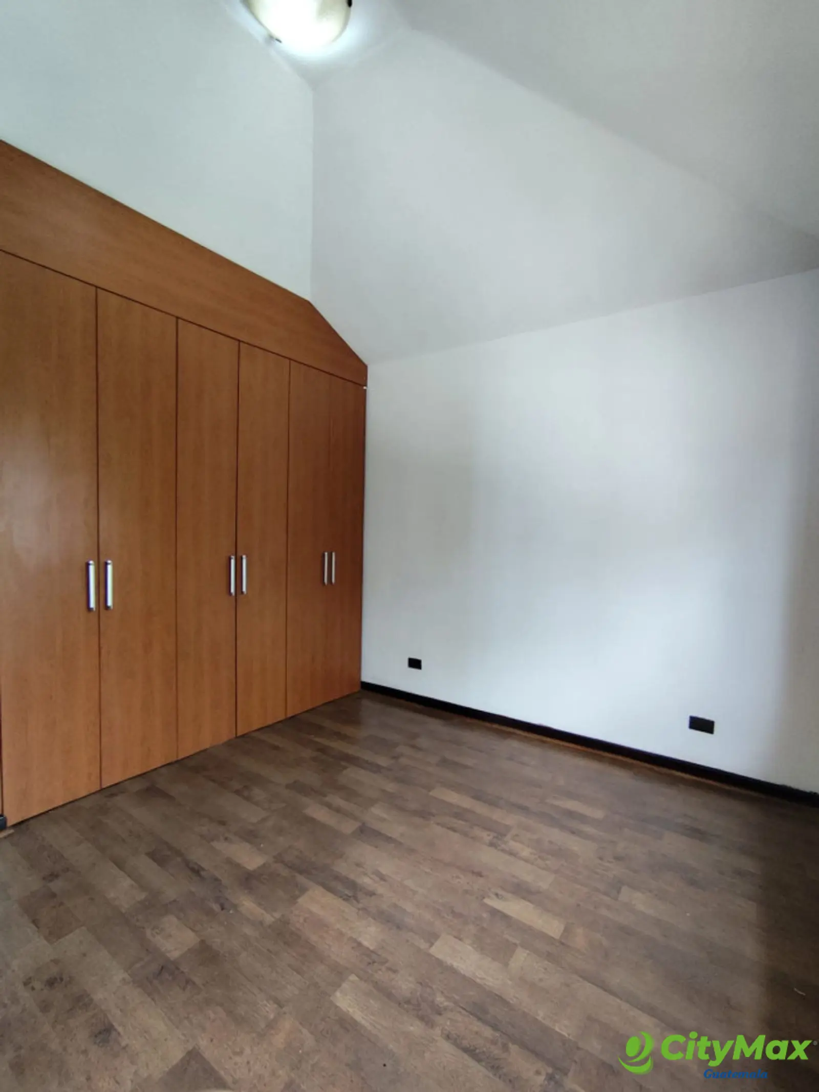 CASA EN RENTA SAN CRISTOBAL ZONA 8 MIXCO - Miniatura 12