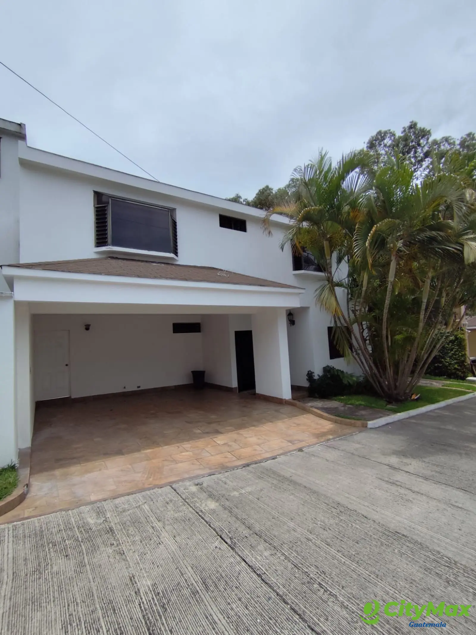 CASA EN RENTA SAN CRISTOBAL ZONA 8 MIXCO