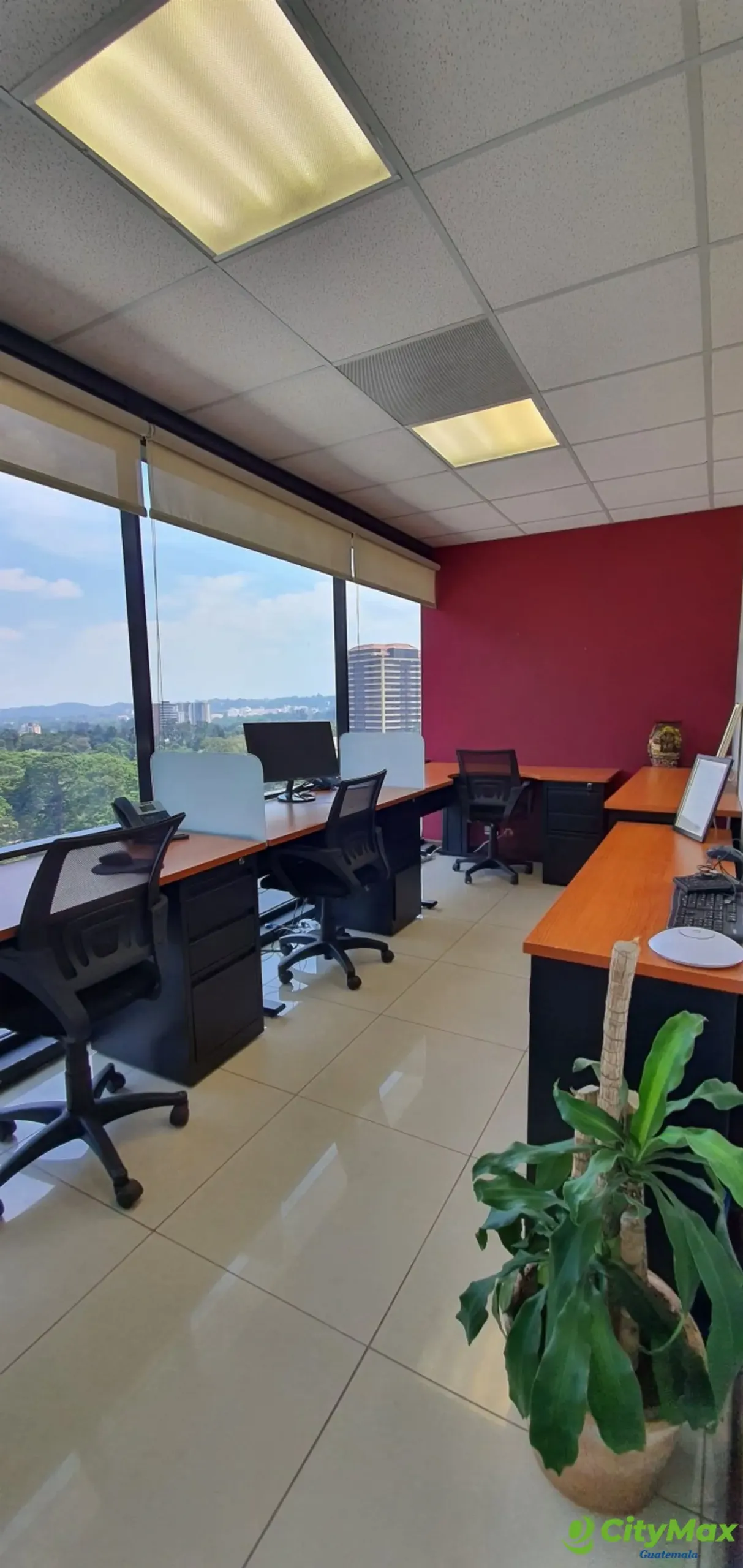 OFICINA EN VENTA ZONA 10 - 11