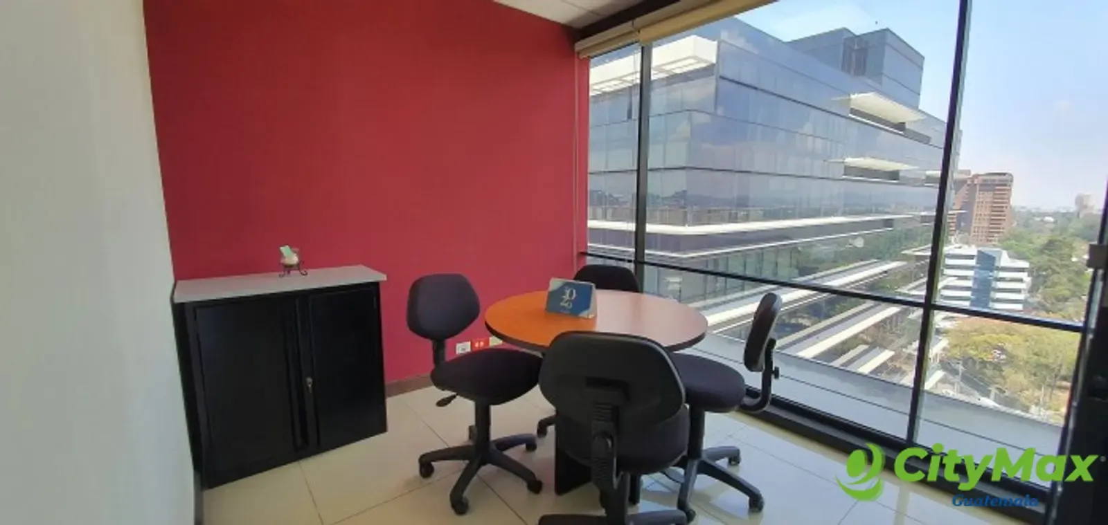 OFICINA EN VENTA ZONA 10 - 9
