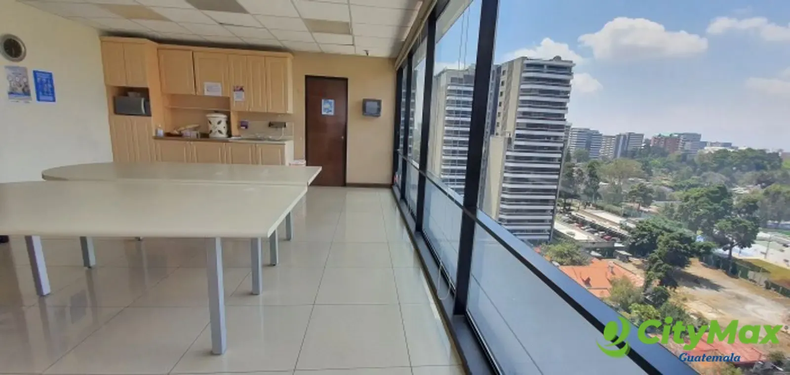 OFICINA EN VENTA ZONA 10 - 7