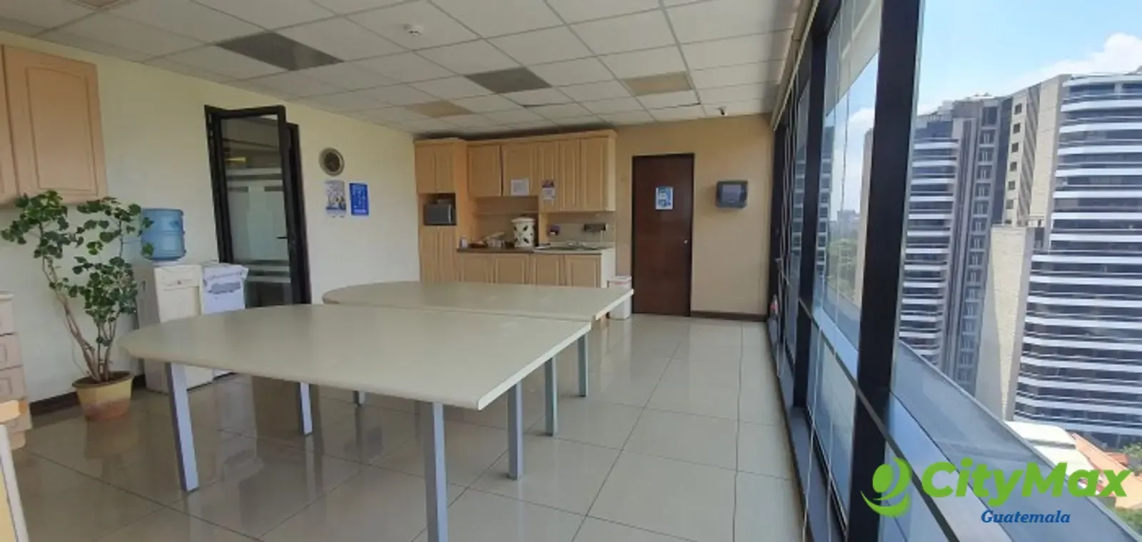 OFICINA EN VENTA ZONA 10 - 2