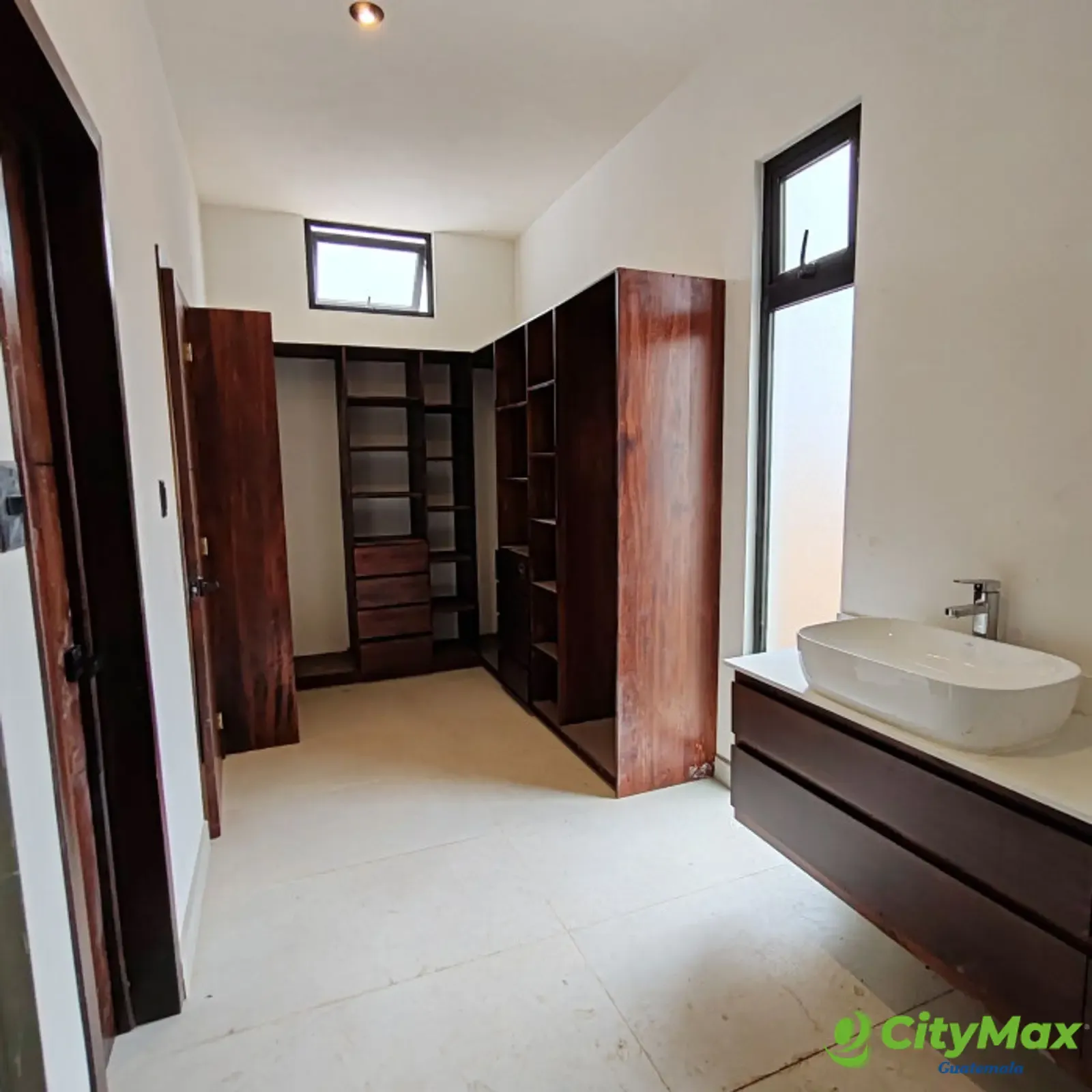 CASA EN VENTAS SAN LUCAS SACATEPEQUEZ — foto 11