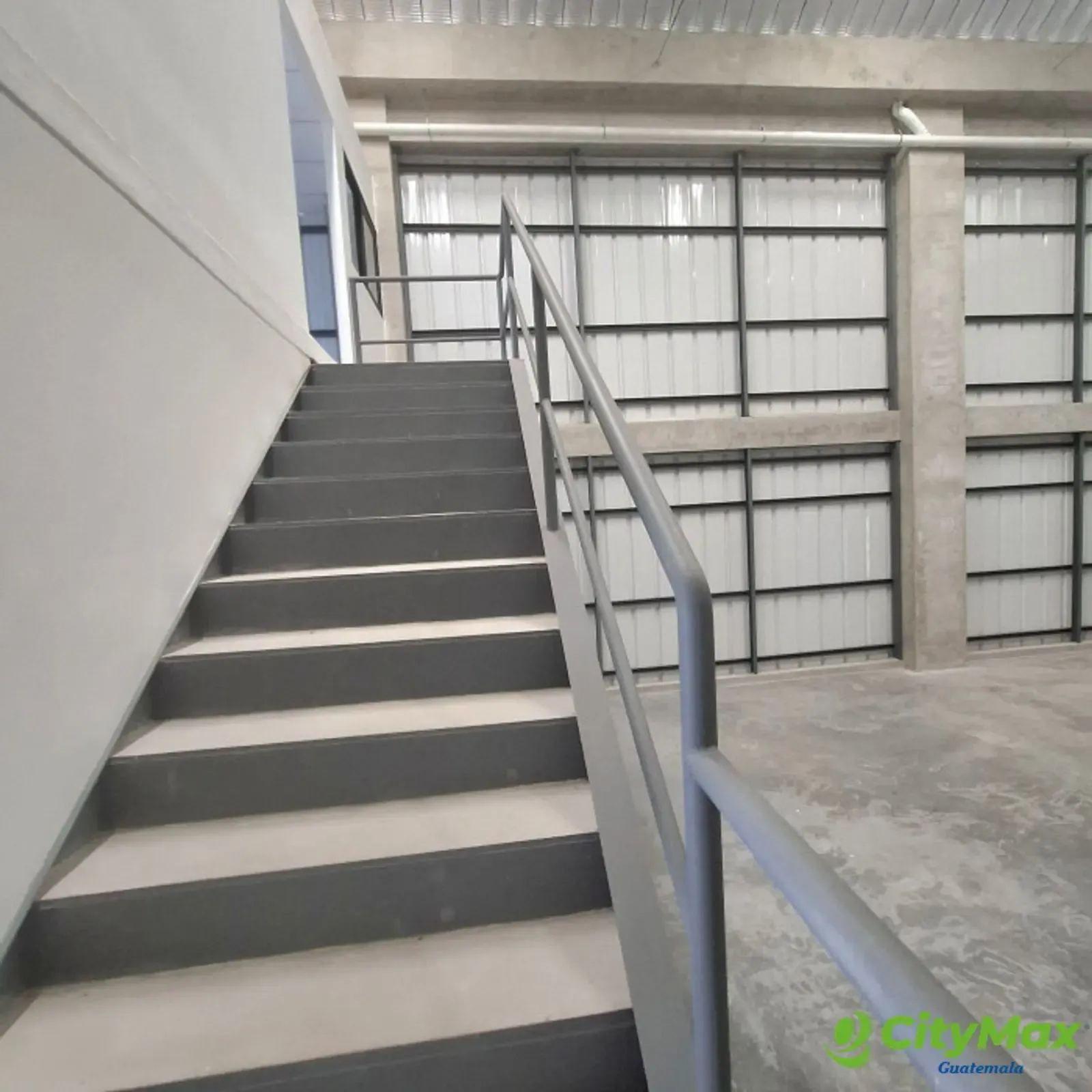 OFIBODEGA EN RENTA PARA ESTRENAR EN K13 - 9