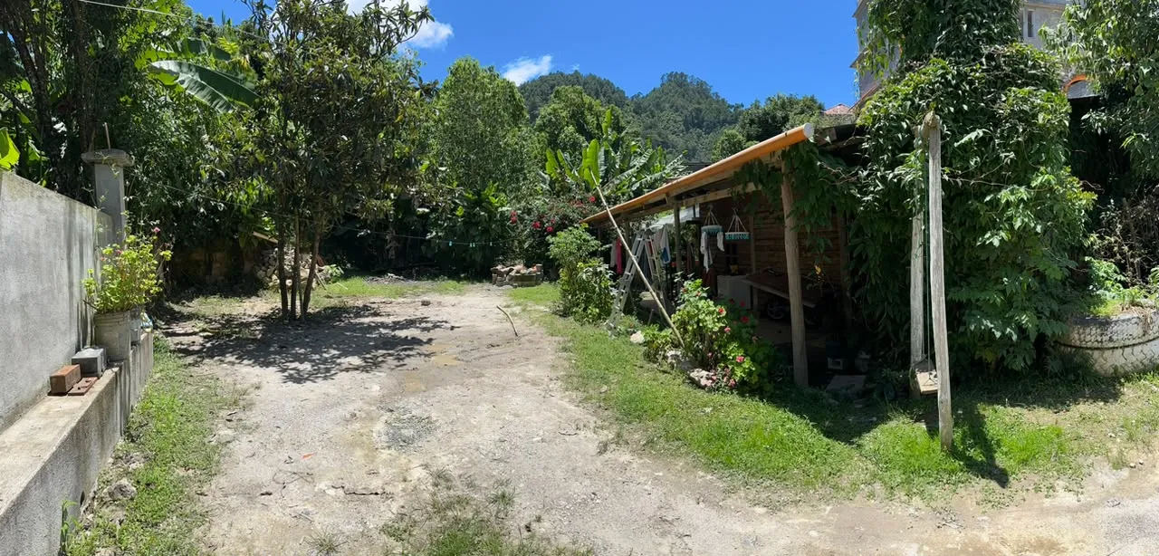 SE VENDE HERMOSA PROPIEDAD CON CASA EN PURULHA, BARRIO SANTA CRUZ — foto 5